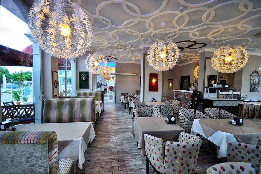 Grand Atakum Hotel 写真