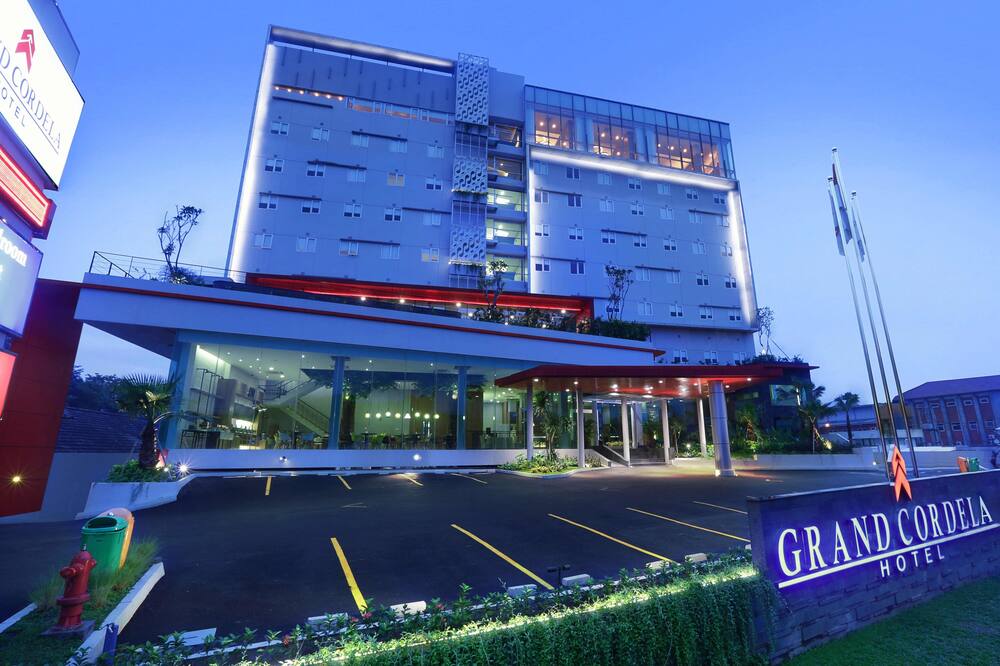 グランド コルデラ ホテル バンドン 写真