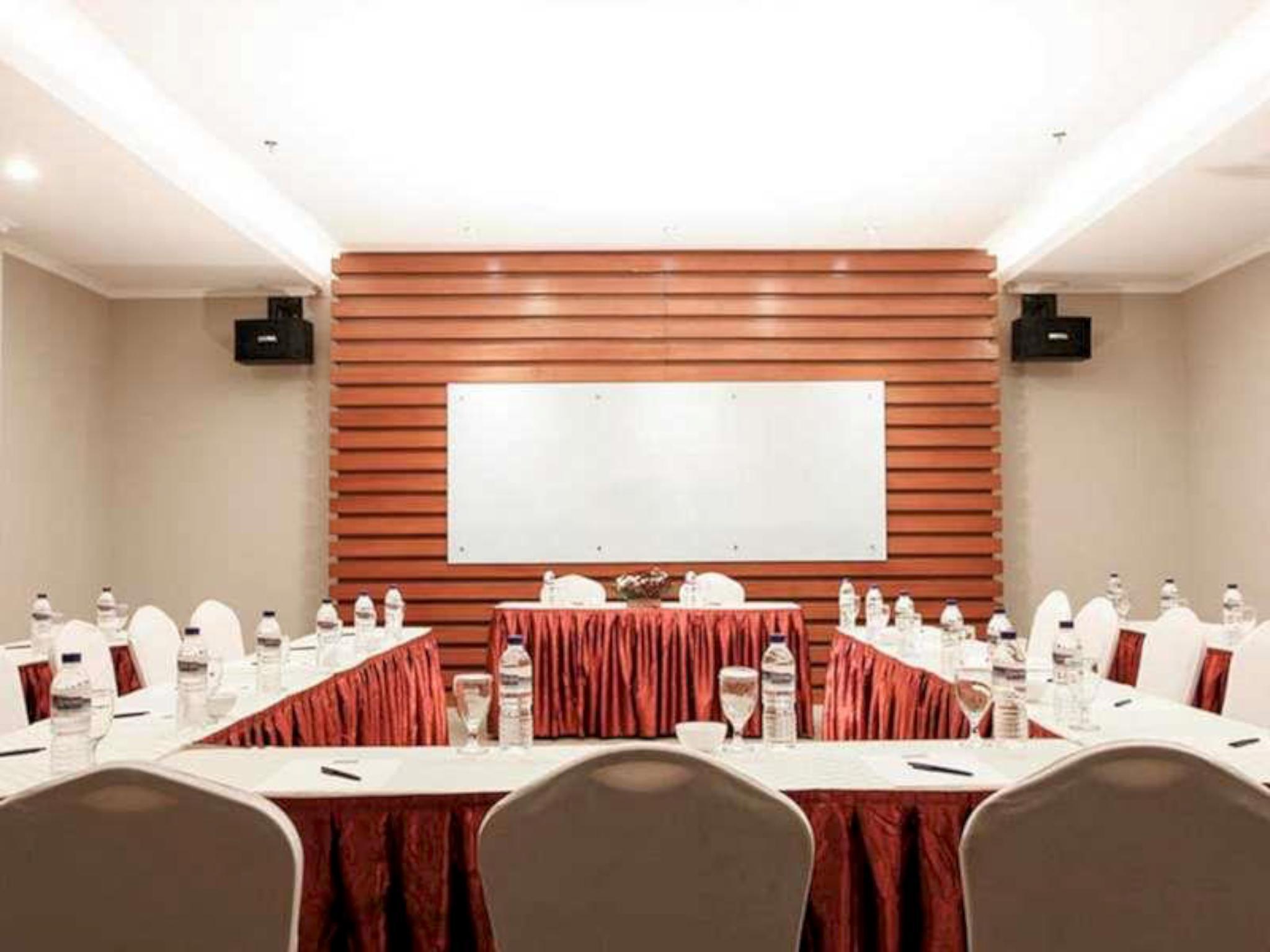 ホテル ダファムペカロンガン 写真