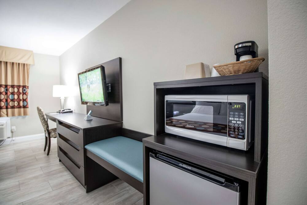 スーパー 8 バイ ウィンダム オーエンズボロ 写真