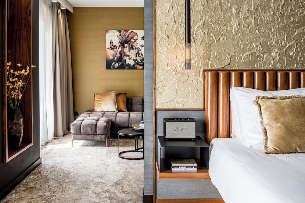 アレキサンダー ホテル 写真