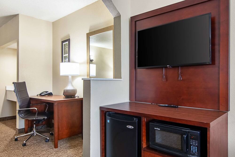 コンフォート スイーツ ノックスビル エアポート 写真