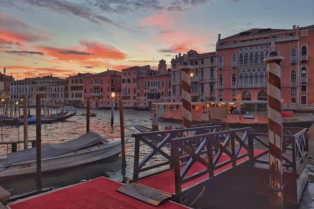 シーナ パラッツォ サンタンジェロ 写真