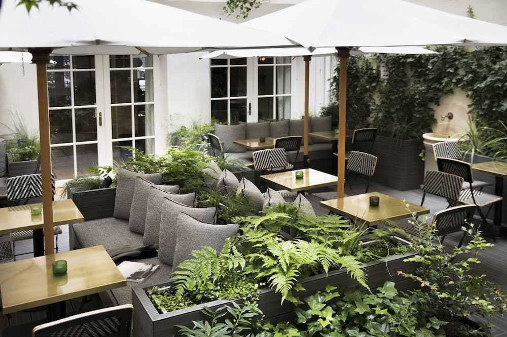 ホテル ドービュッソン 写真