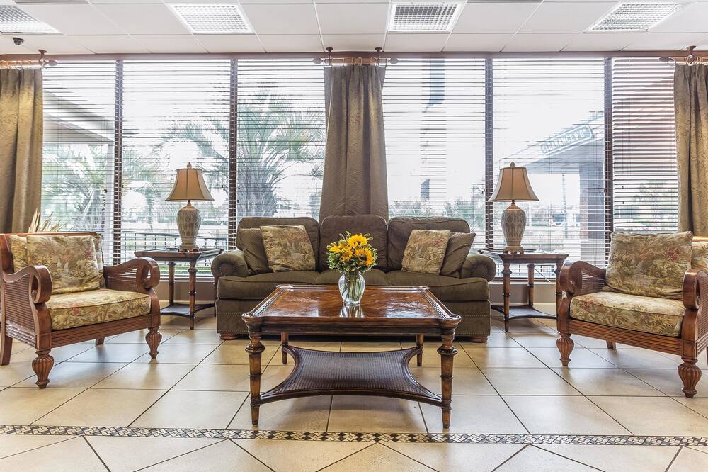 クオリティ イン & スイーツ ジョージタウン 写真