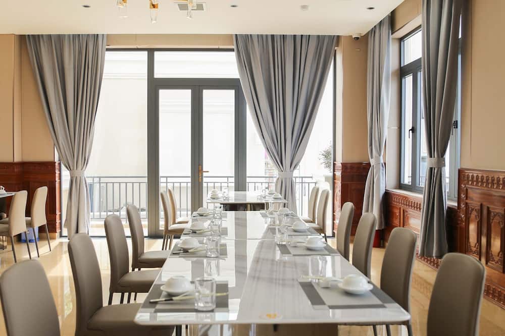 フー ロング タム ジー ホテル＆レストラン 写真