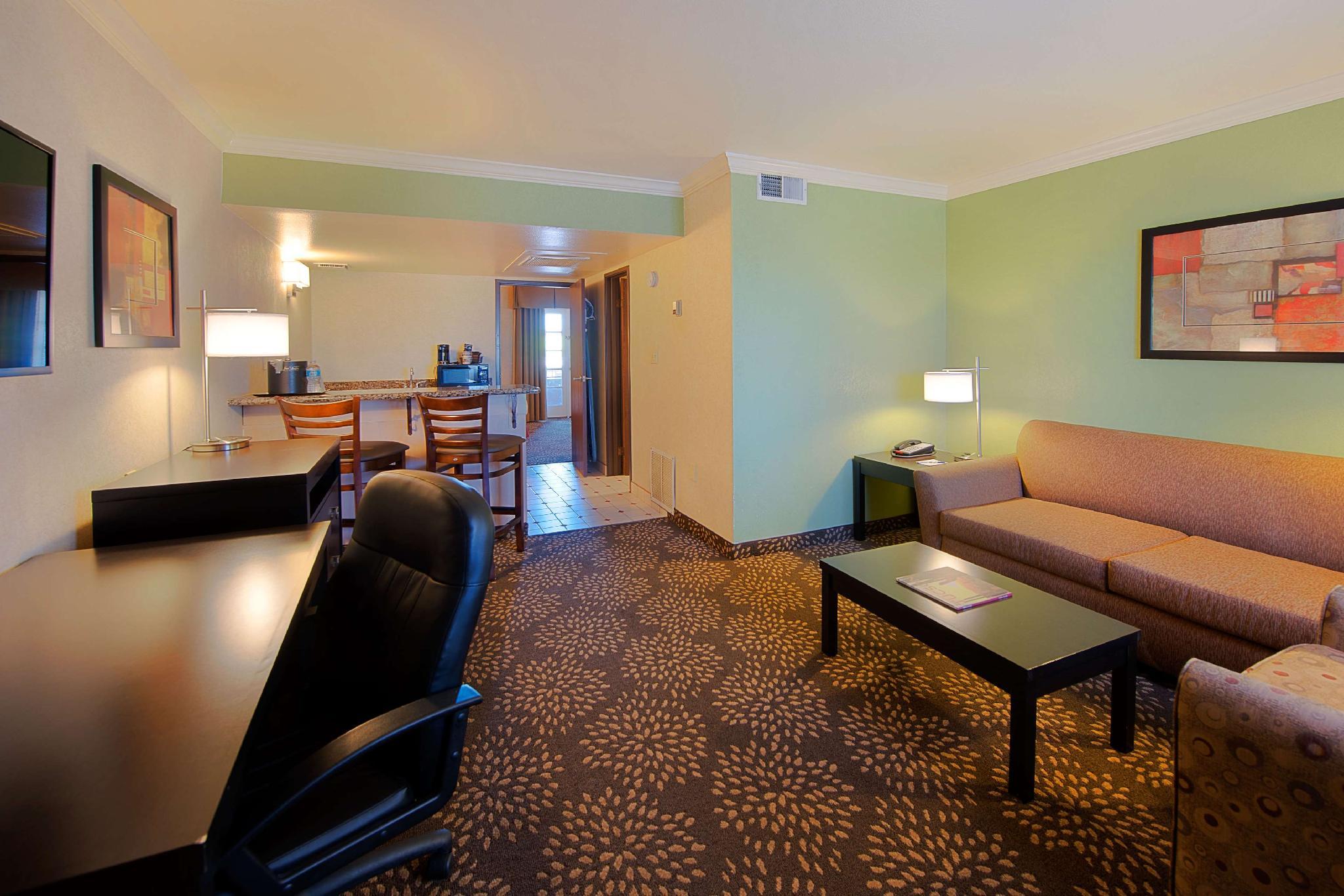 ベスト ウエスタン インスイーツ ツーソン フットヒルズ ホテル & スイーツ 写真