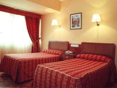 オスタル コルテス 写真