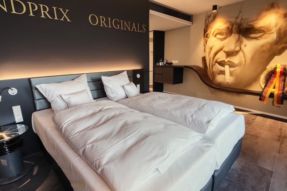 V8 Hotel Motorworld Region Stuttgart 写真