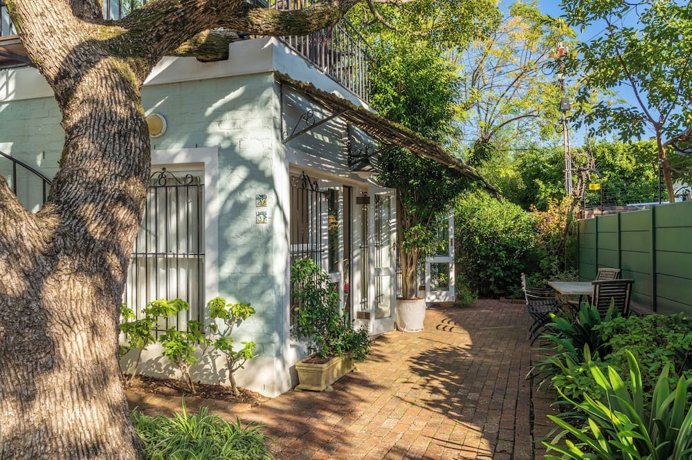 Hedge House Guest House 写真