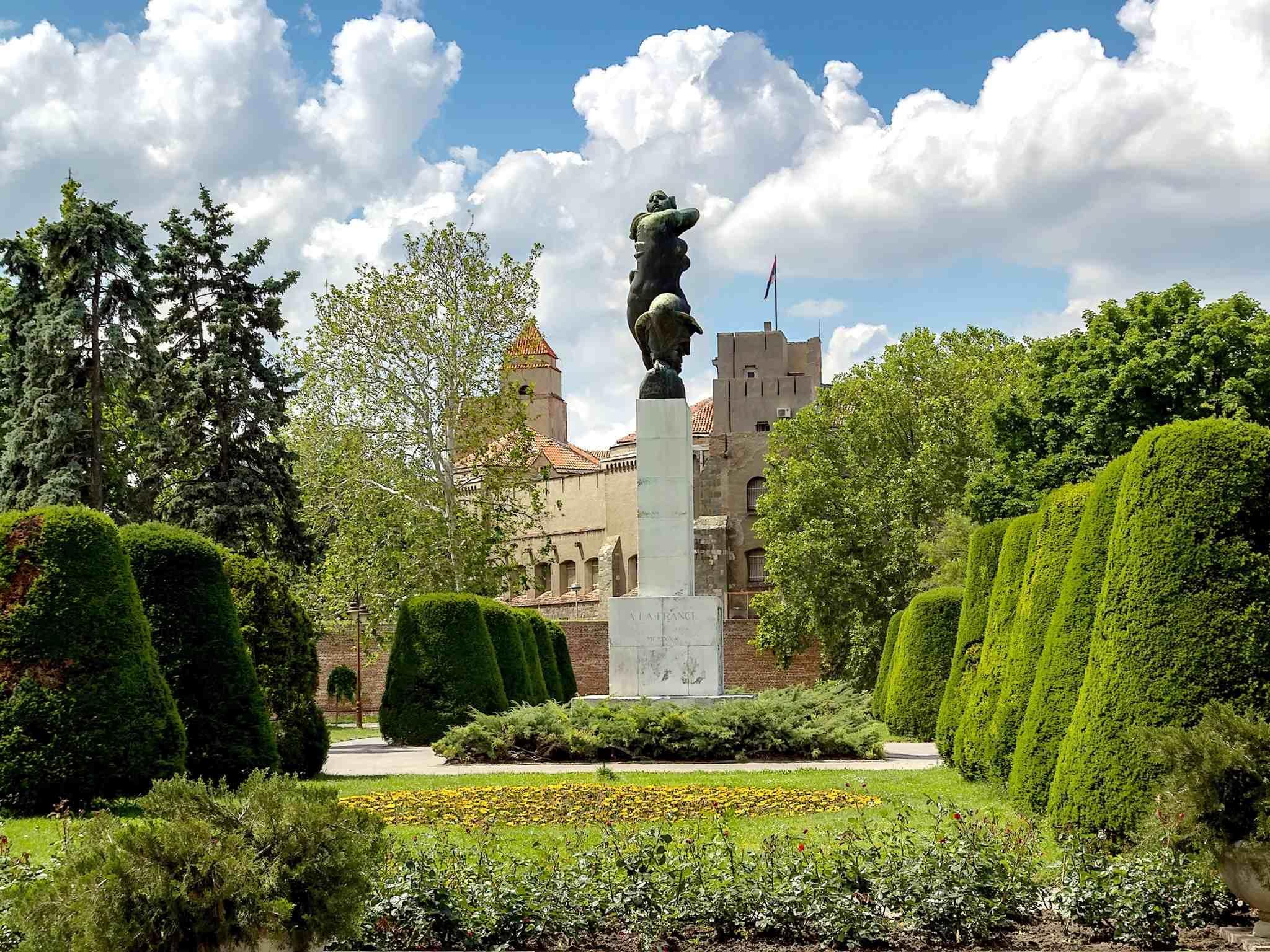 ママ シェルター ベオグラード 写真