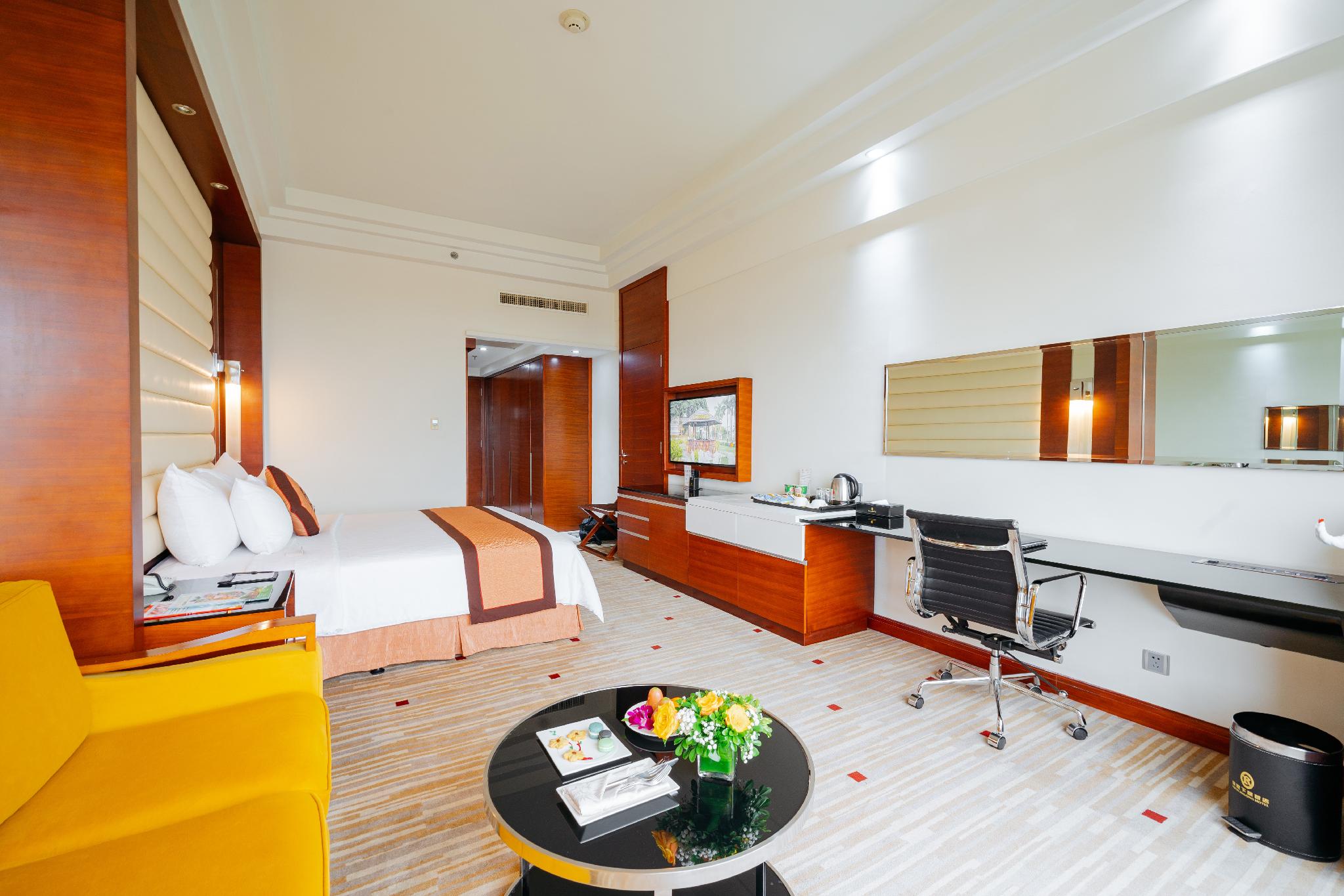 ロイヤル ハロン ホテル 写真