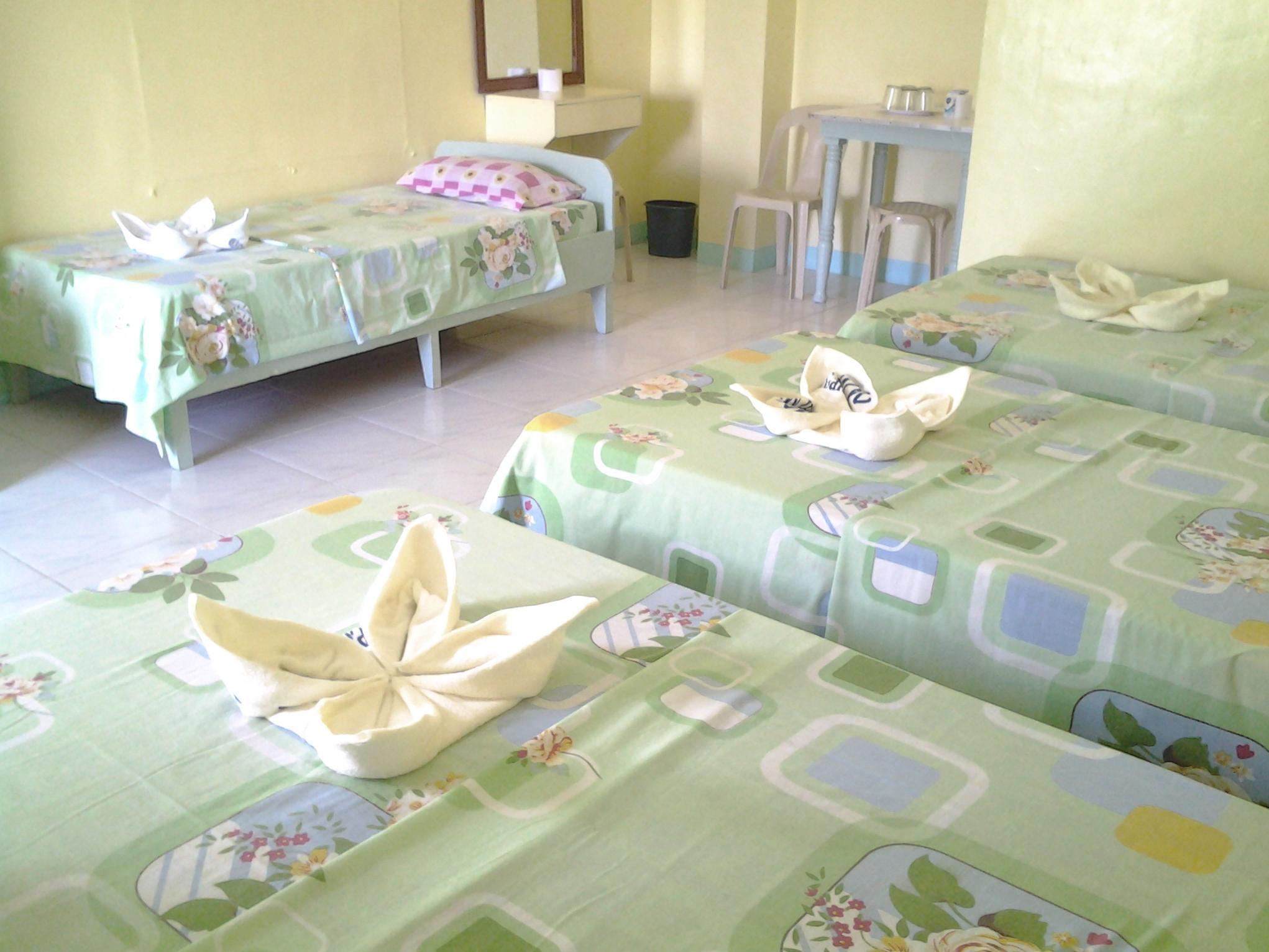 ホワイト ビーチ ホテル プエルト ガレラ パワード バイ ココテル 写真