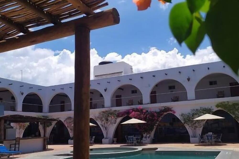 Hotel Hacienda Bugambilias 写真