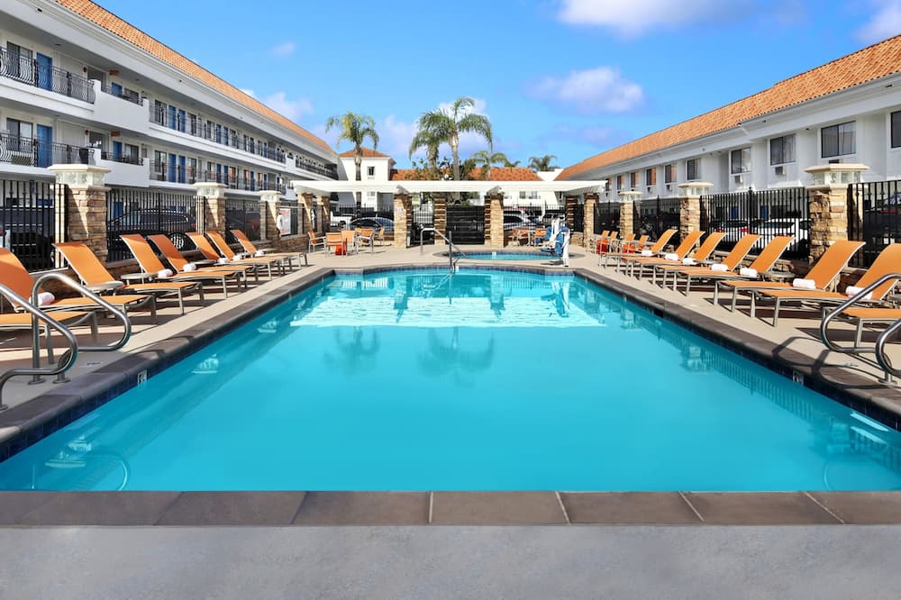 トロピカーナ イン アンド スイーツ 写真