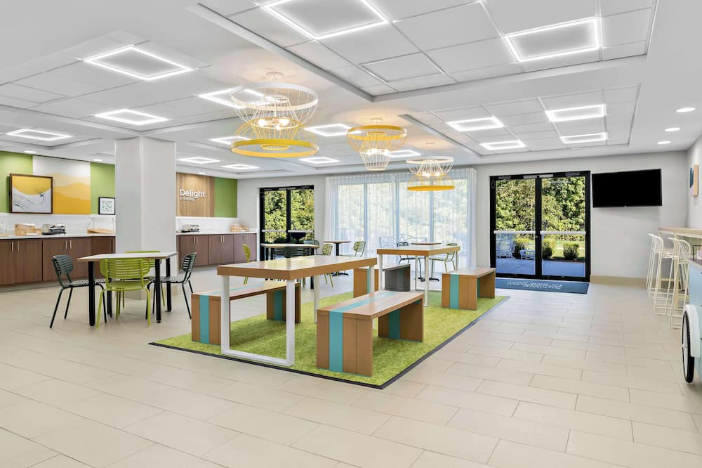 スパーク バイ ヒルトン トゥペロ 写真