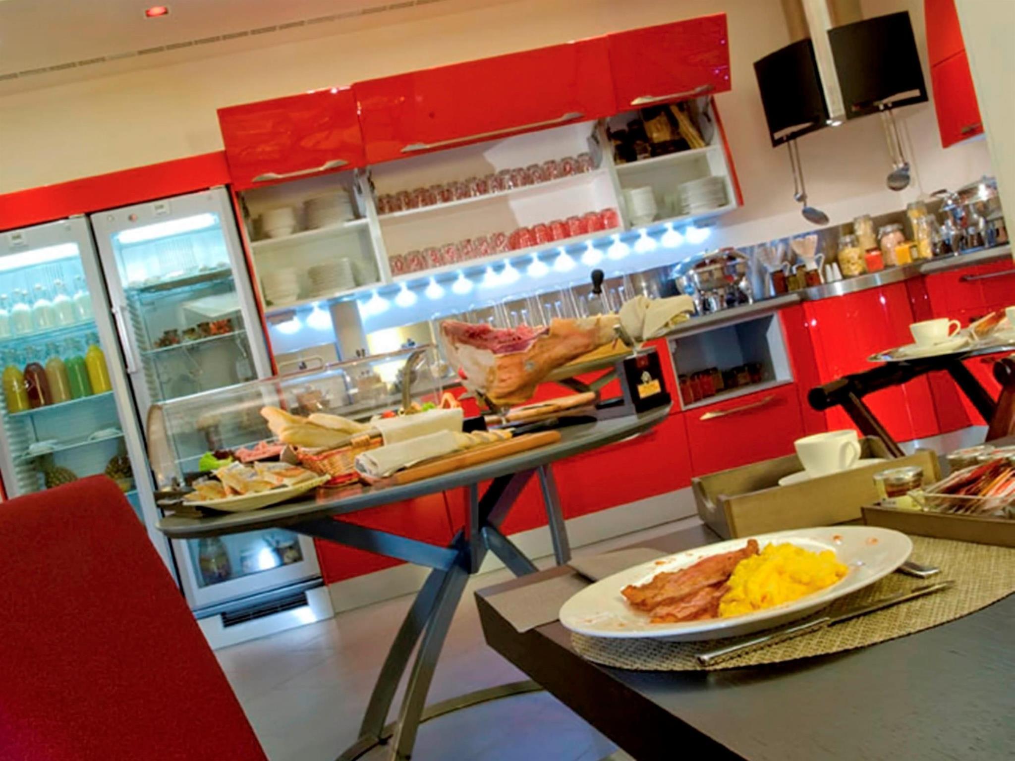 パラッツォ カラッチョーロ ナポリ 写真