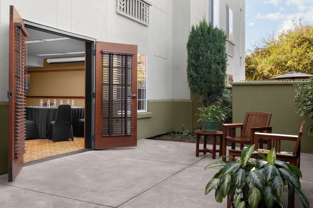 Larkspur Landing Extended Stay Suites Campbell 写真