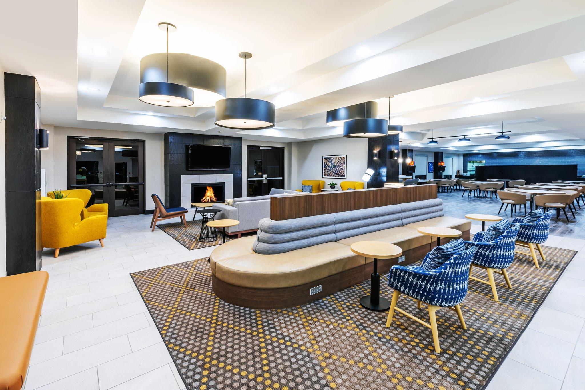 Holiday Inn Hotel & Suites Tulsa South By IHG 写真