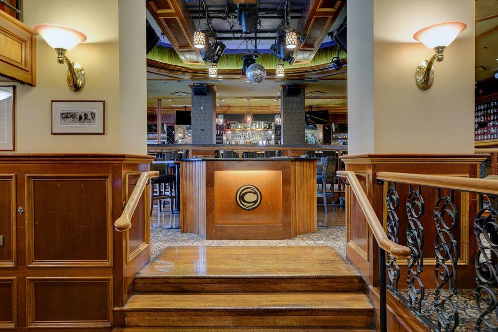 ストラスコナ ホテル 写真