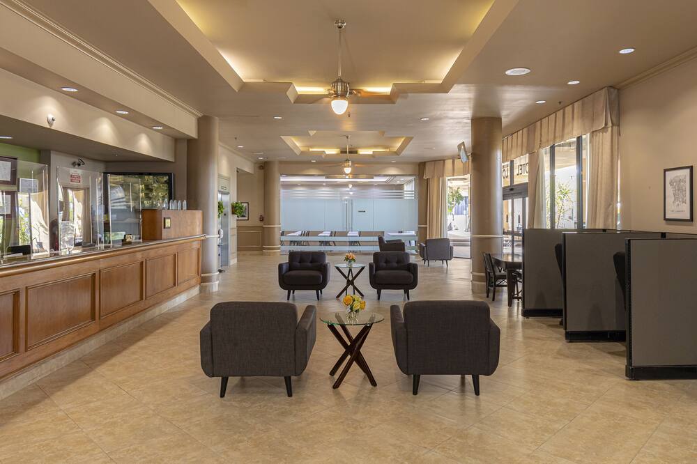 ニュー ガーデナ ホテル 写真