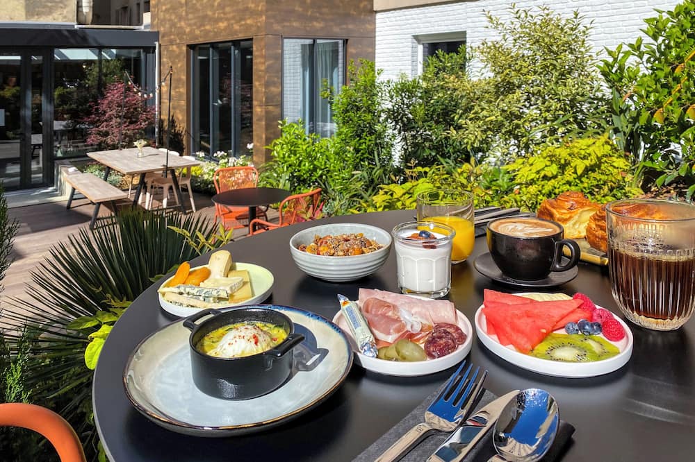 トライブ パリ バティニョール 写真