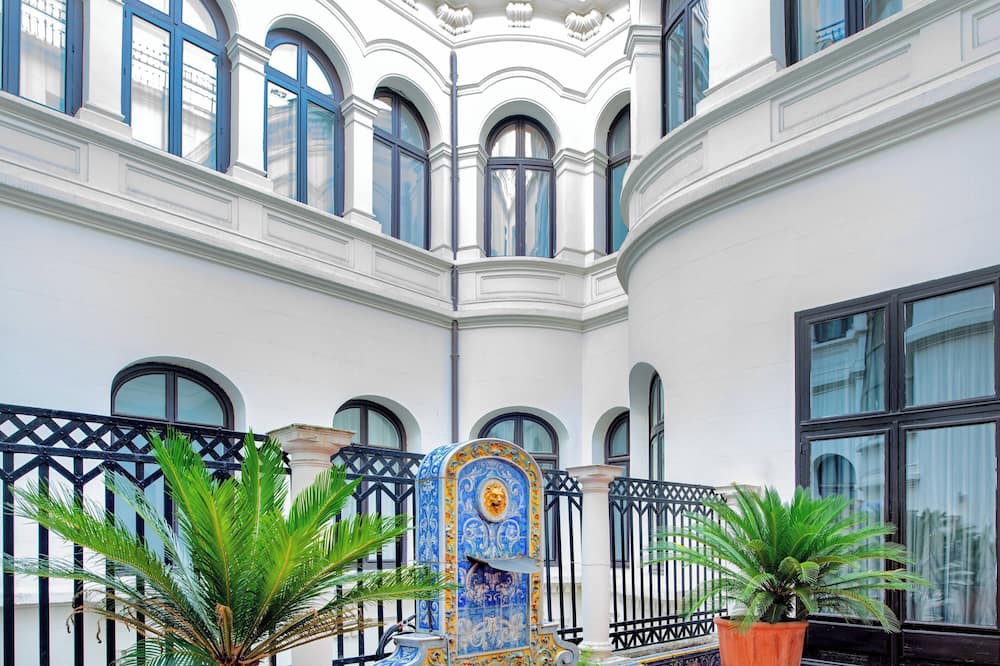 ホテル パラシオ デル レティーロ オートグラフ コレクション 写真