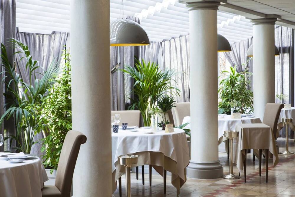 Logis Hostellerie des Clos et restaurant Bistrot des grands crus et Maison de la tour Chablis 写真