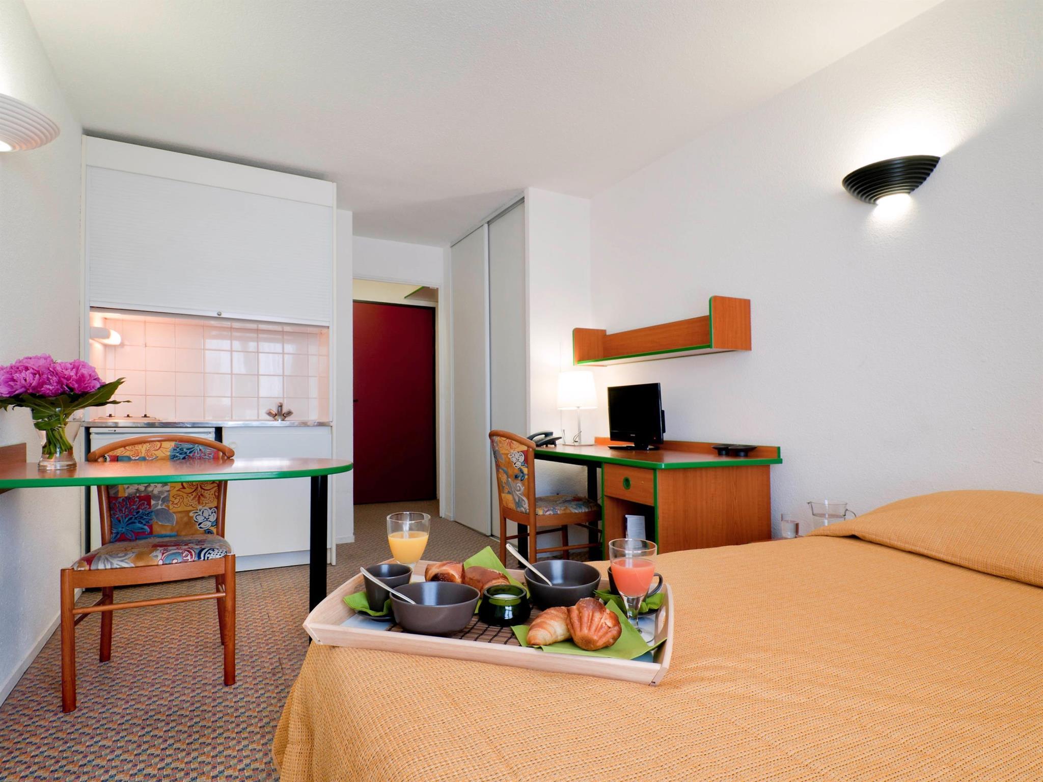 アダージョ アクセス ディフェンス シャラ アパートホテル 写真