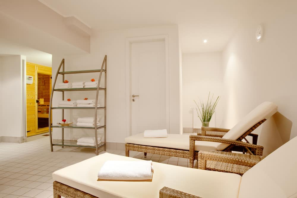 バチャリ パレイ バーデン  バーデン 写真