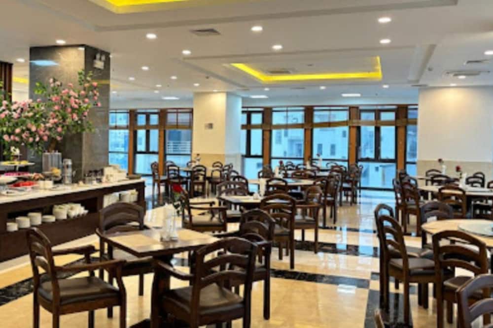 ピース ホテル ハ ロン 写真