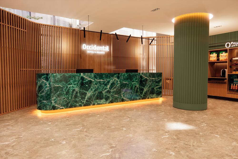 オクシデンタル パンプローナ 写真