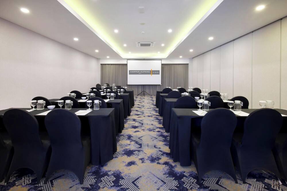 ハーパー クパン バイ アストン 写真