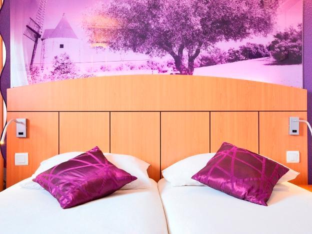 キリヤード デイレクト アルル 写真