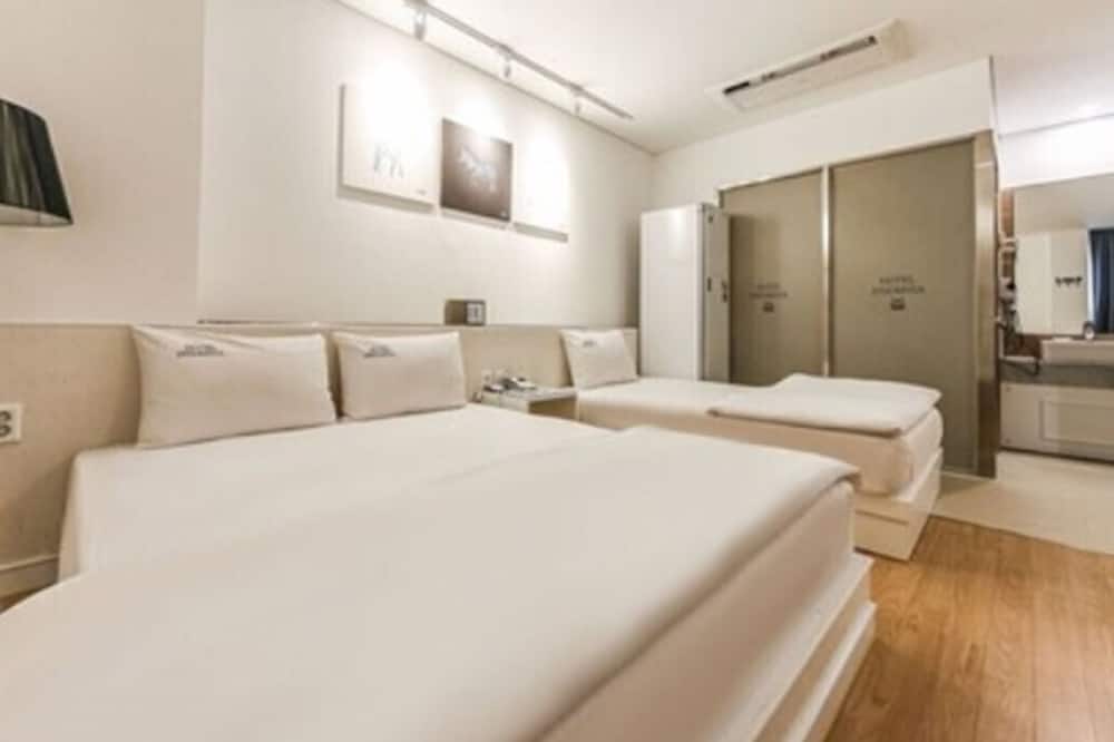 ホテル インソムニア 写真