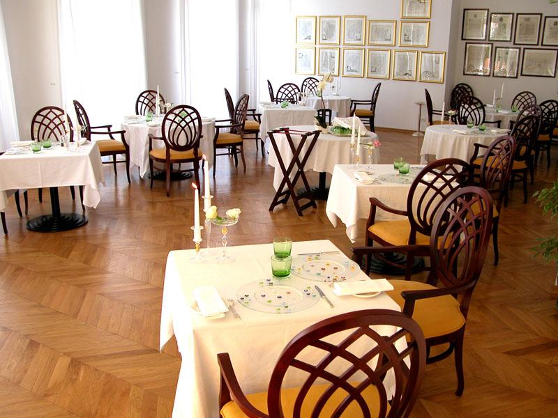 グラン ドテル デ ザンバサダー 写真