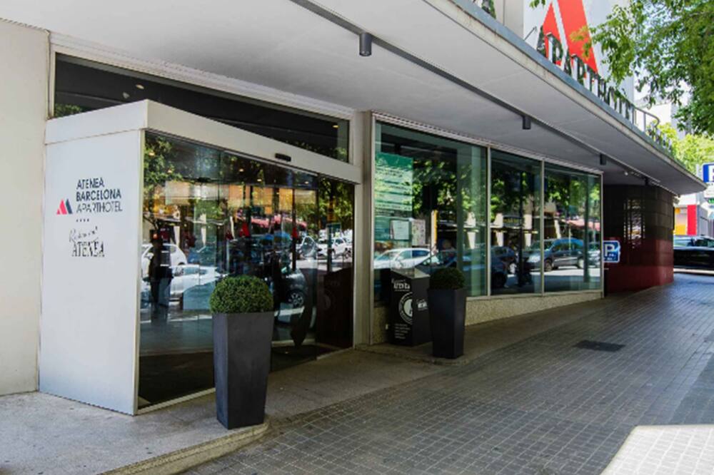 アパルトホテル アテネア バルセロナ 写真