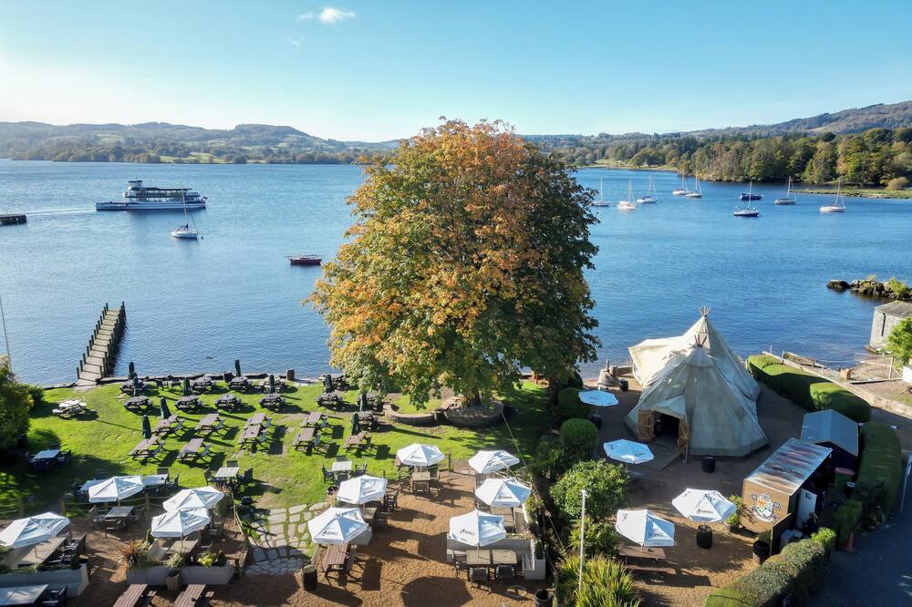 ウォーターエッジイン - インコレクショングループ 写真