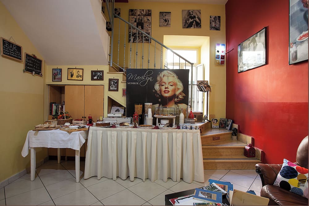 ホテル チネホリデイ 写真