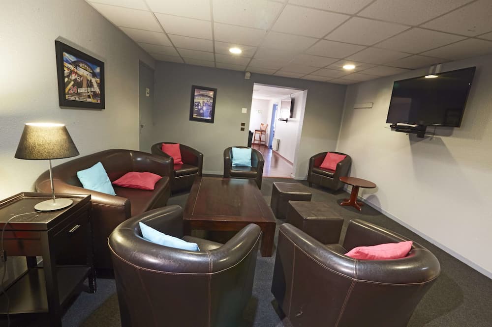 CAMPANILE LE MANS EST 写真