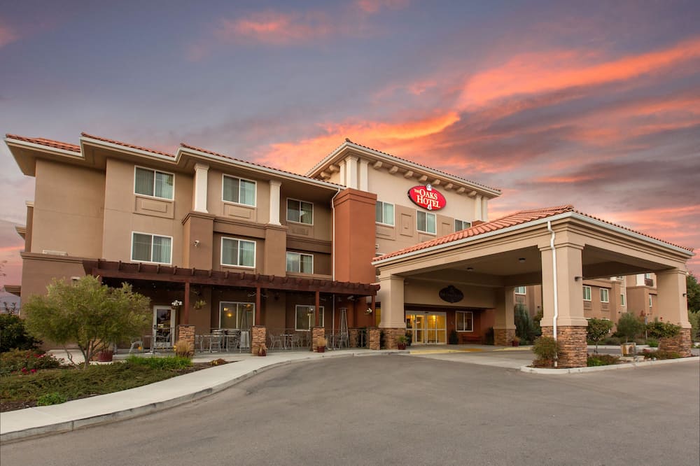 The Oaks Hotel & Suites 写真