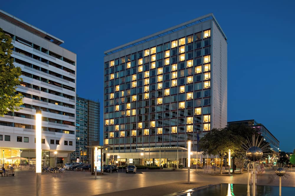 オクシデンタル ドレスデン ニューア 写真