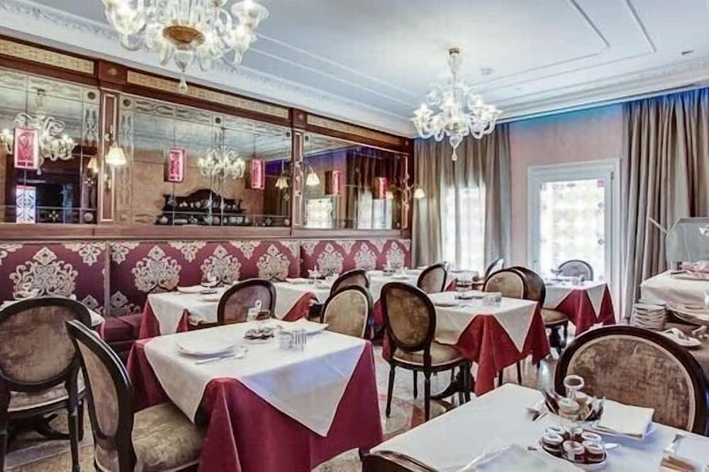 ホテル モレスコ 写真