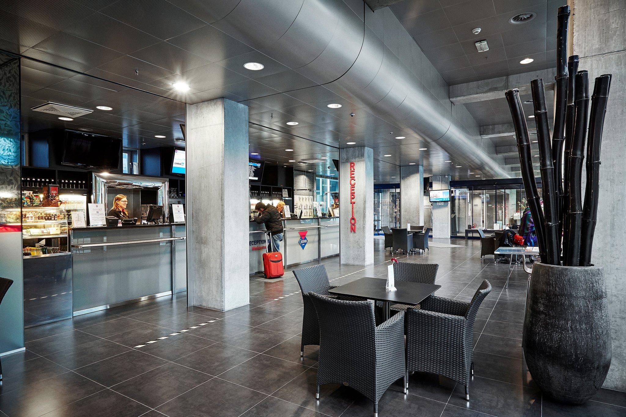 キャビン メトロ ホテル 写真