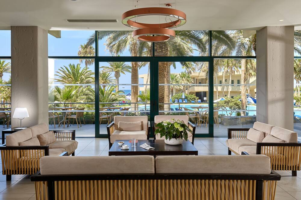 Sirens Beach and Village 写真