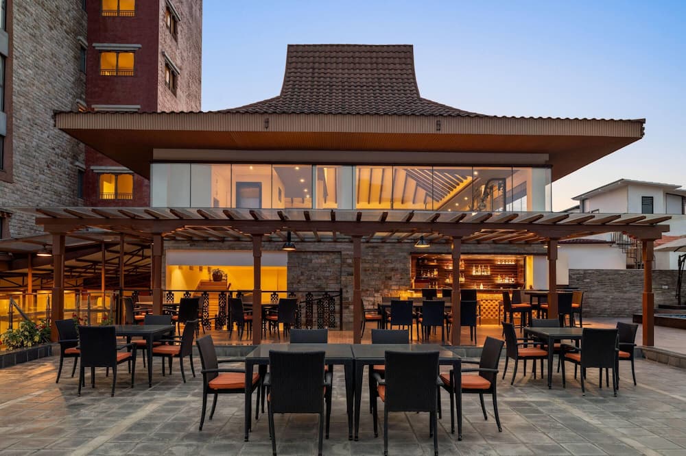 ラマダ バイ ウィンダム カトマンズ ドゥンバラヒ 写真