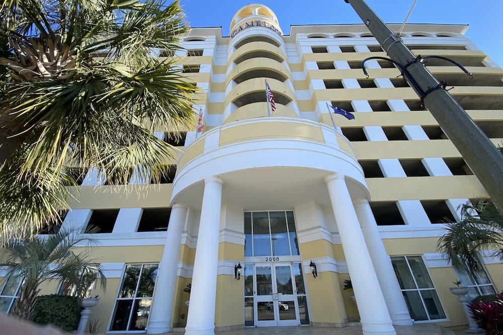 Oceanfront Condos Camelot By the Sea 写真