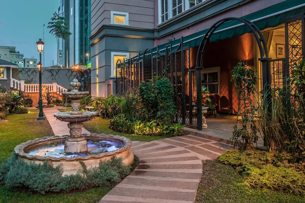 ヴィラ ローサ ケンピンスキー 写真