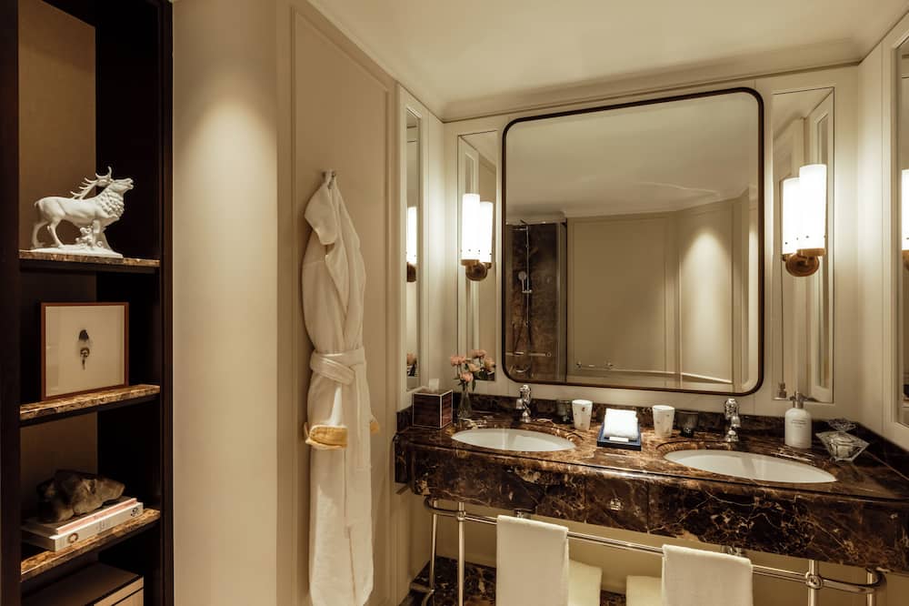 ローズウッド シュロス フュシュル 写真