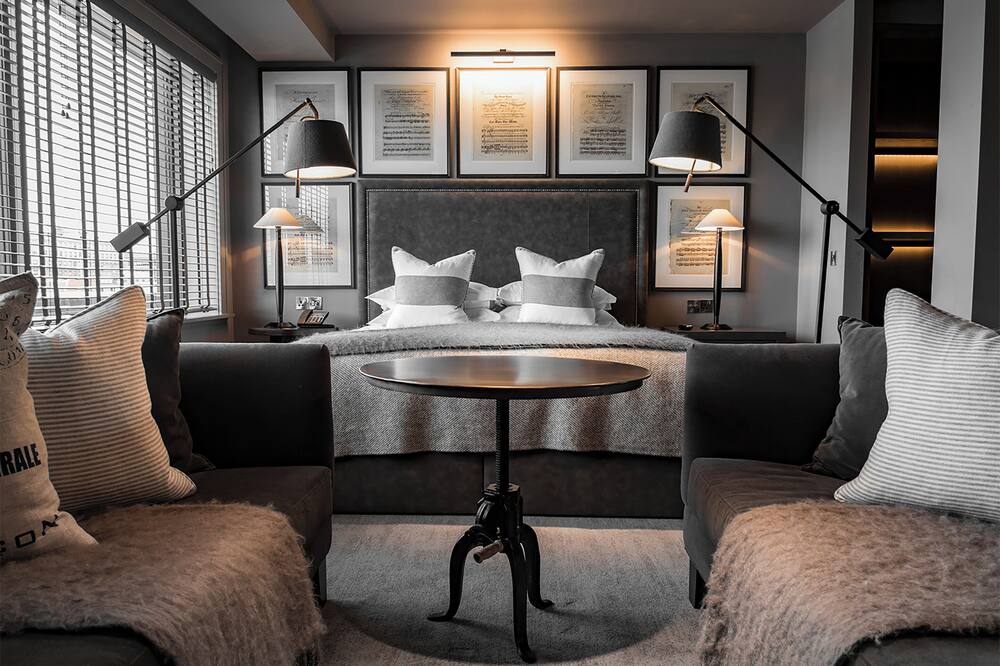 ダコタ リーズ 写真